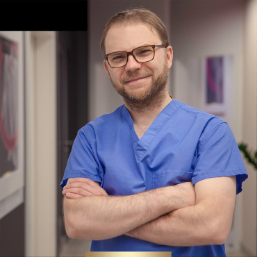 Dr. Kamil Pietrasik w Klinicie Smile&Beauty
